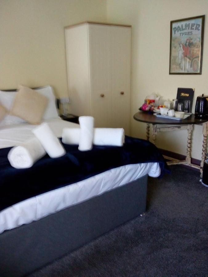 The Kings Arms Inn Stratton  Εξωτερικό φωτογραφία