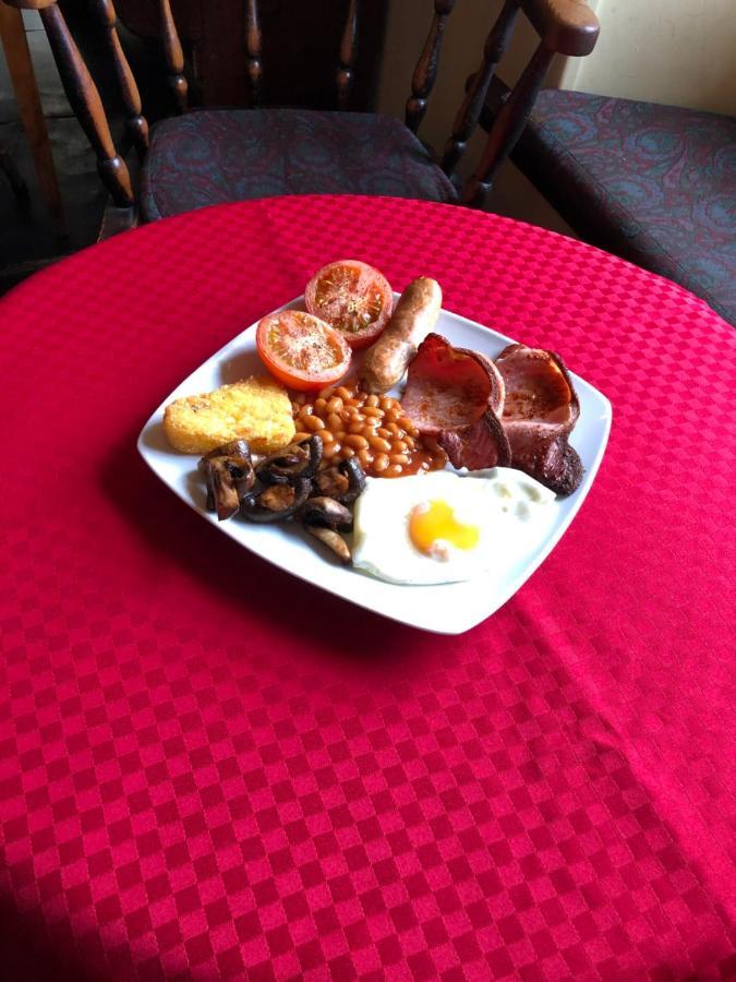 The Kings Arms Inn Stratton  Εξωτερικό φωτογραφία